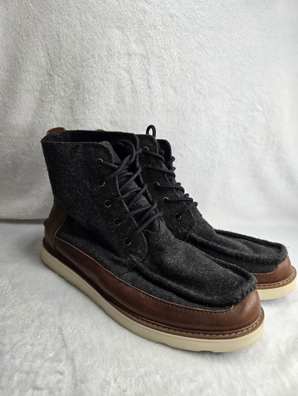 TOMS Searcher Boot Gray Felt and Leather Moc Toe Chukka Mens size 12